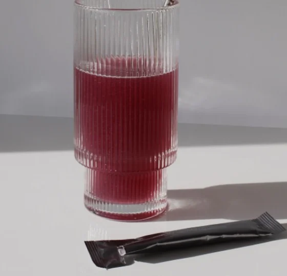 Bioslimming Drink dilué dans un verre d'eau